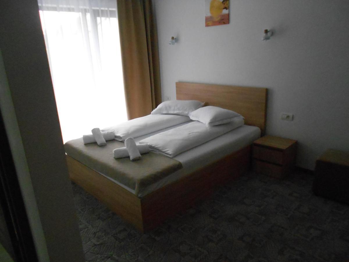 Hotel Andrana Caciulata Exterior foto