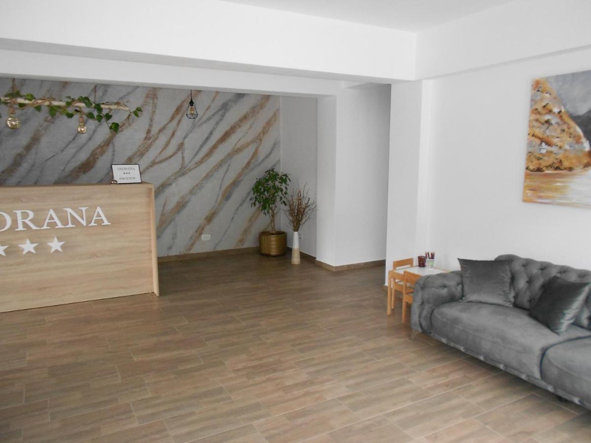 Hotel Andrana Caciulata Exterior foto